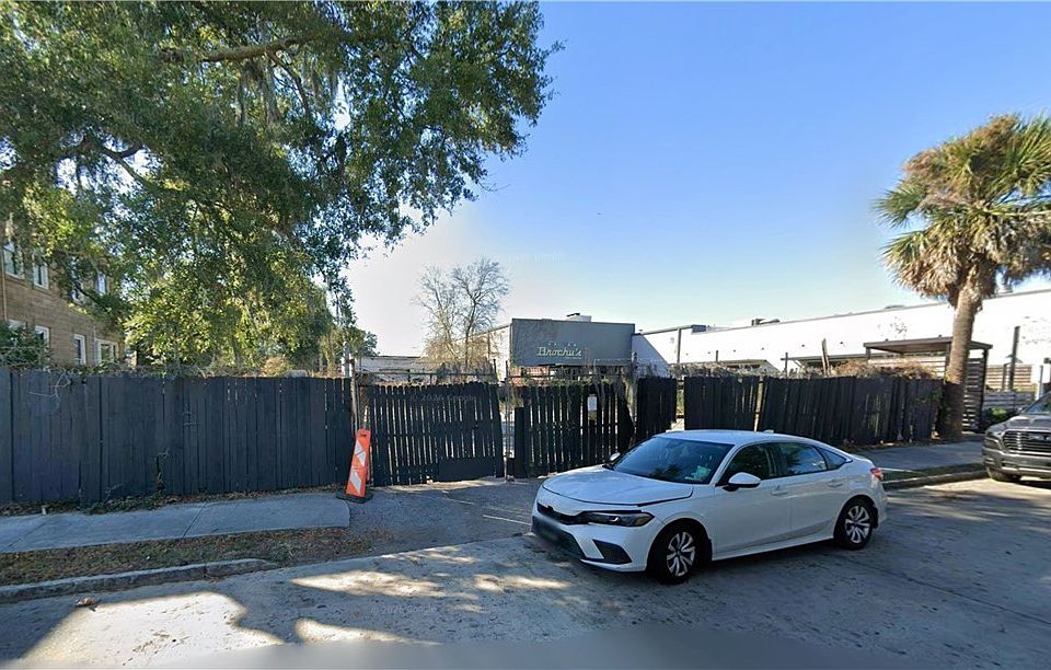 1st image of 11 E 40th Street