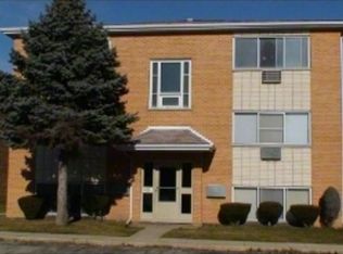 9208 Susy Ln APT 1E, Schiller Park, IL 60176