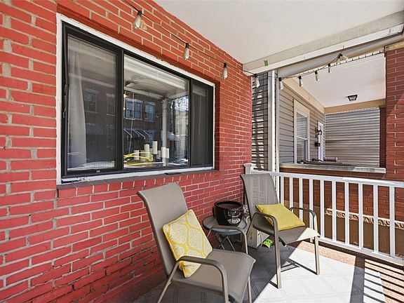 2nd image of 318 Ella St