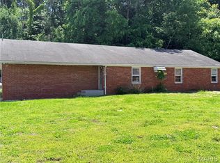 303 W Main St, Hardin, IL 62047