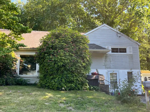 33 1st Ave #A-k, Waterford, CT 06385