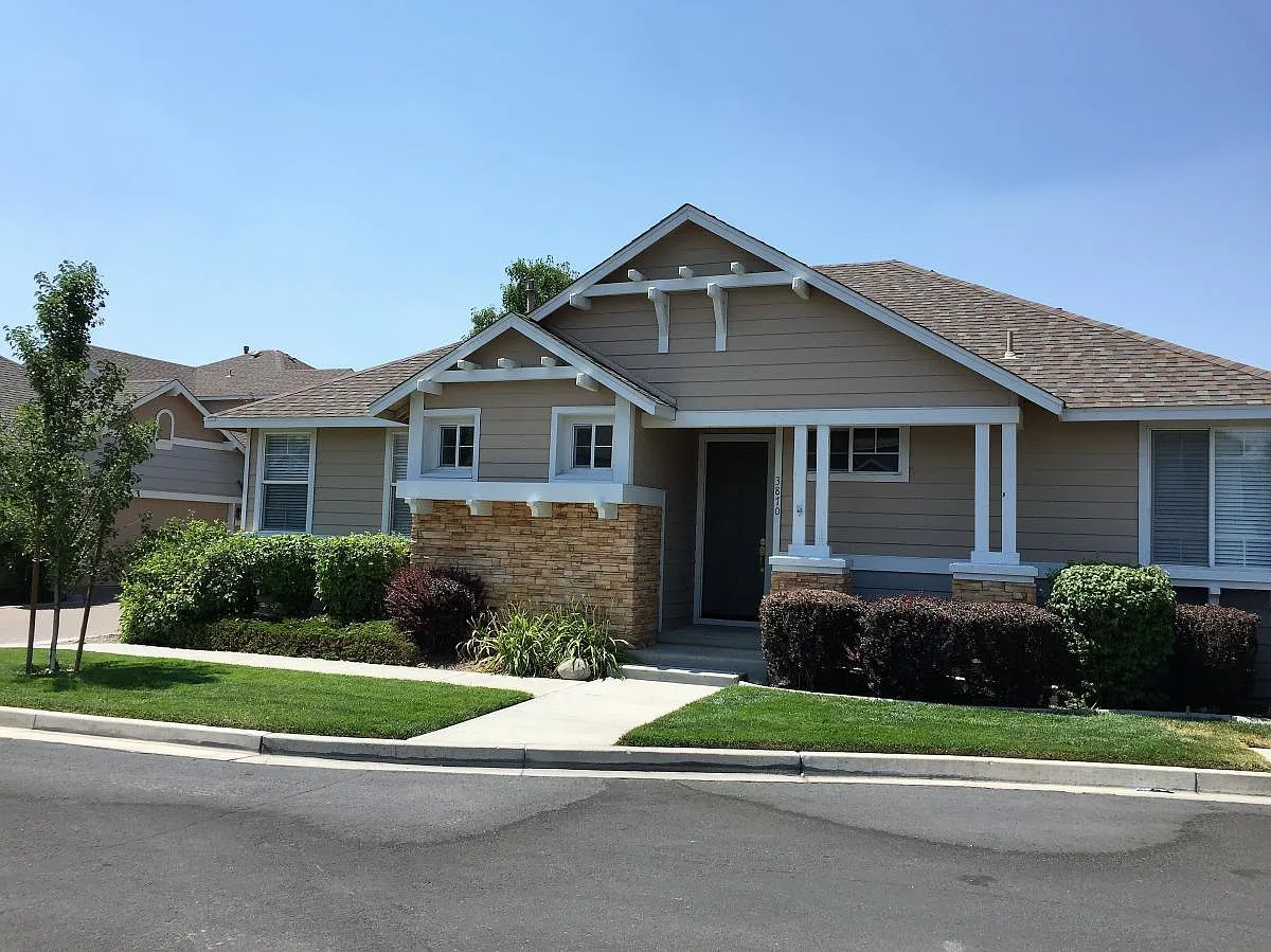 3870 Herons Landing Dr photo 1