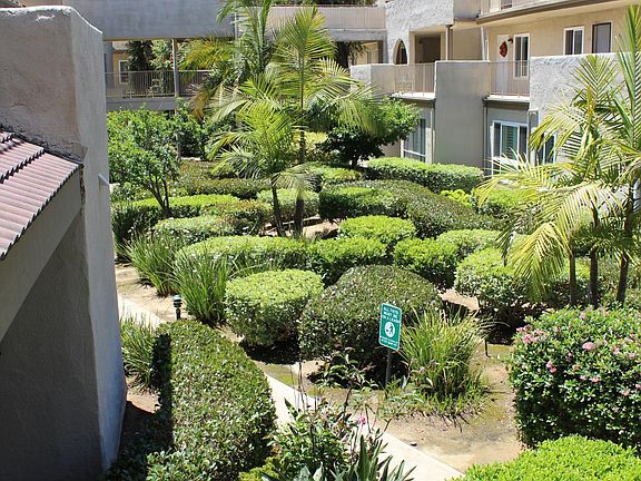 Garden style security complex