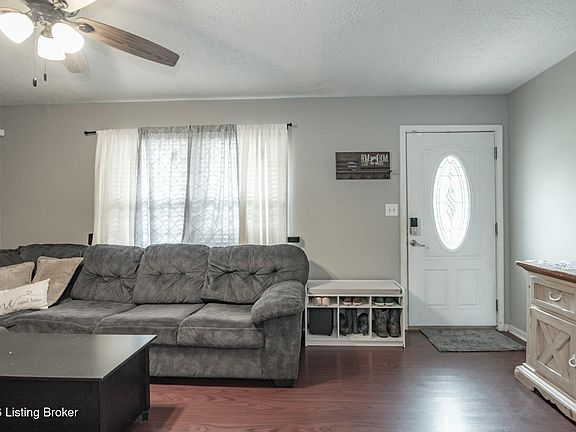 2nd image of 225 Beechwood Ln