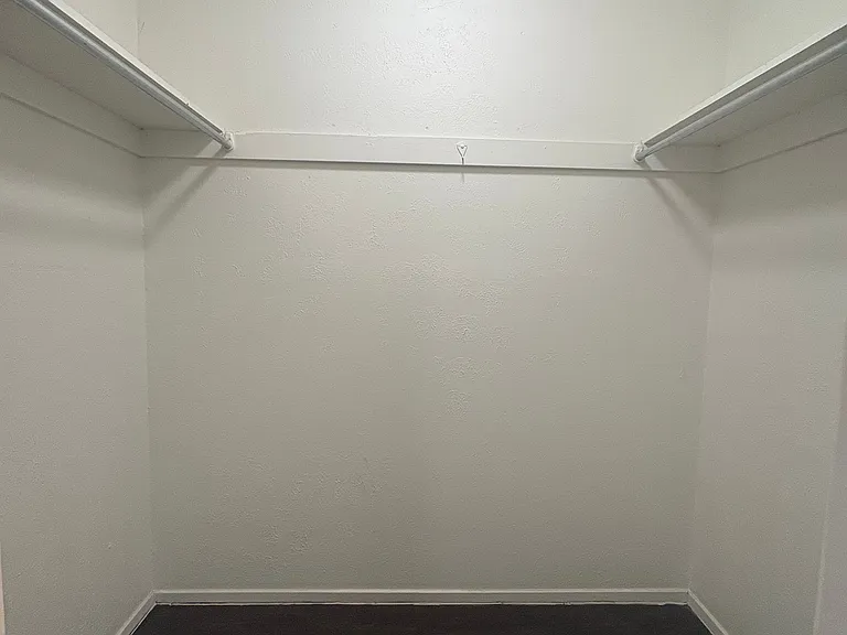 Caledonian Apartments — Photo 14