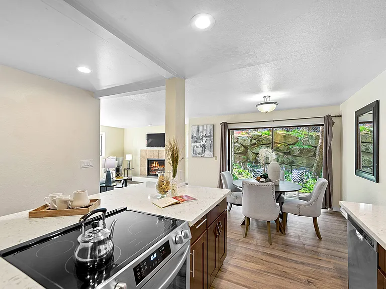 9512 1st Ave NE #2B1B — Photo 16