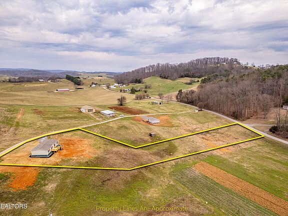 3rd image of 766 Greenlee Rd