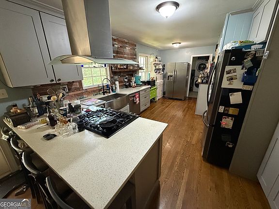 2nd image of 3906 Cardinal Dr