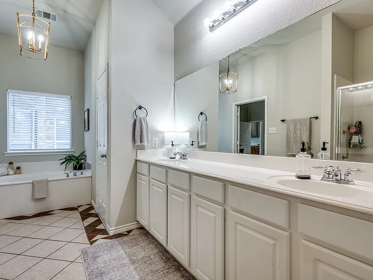 7514 Saint Stephens Sq — Photo 6