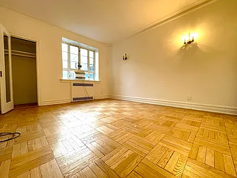 Rented by R New York