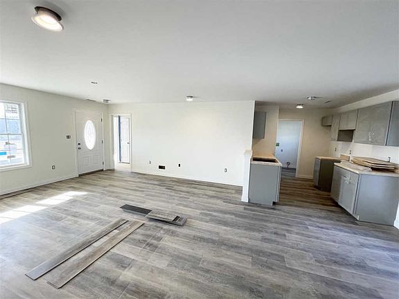 2nd image of 762 Birch Ct