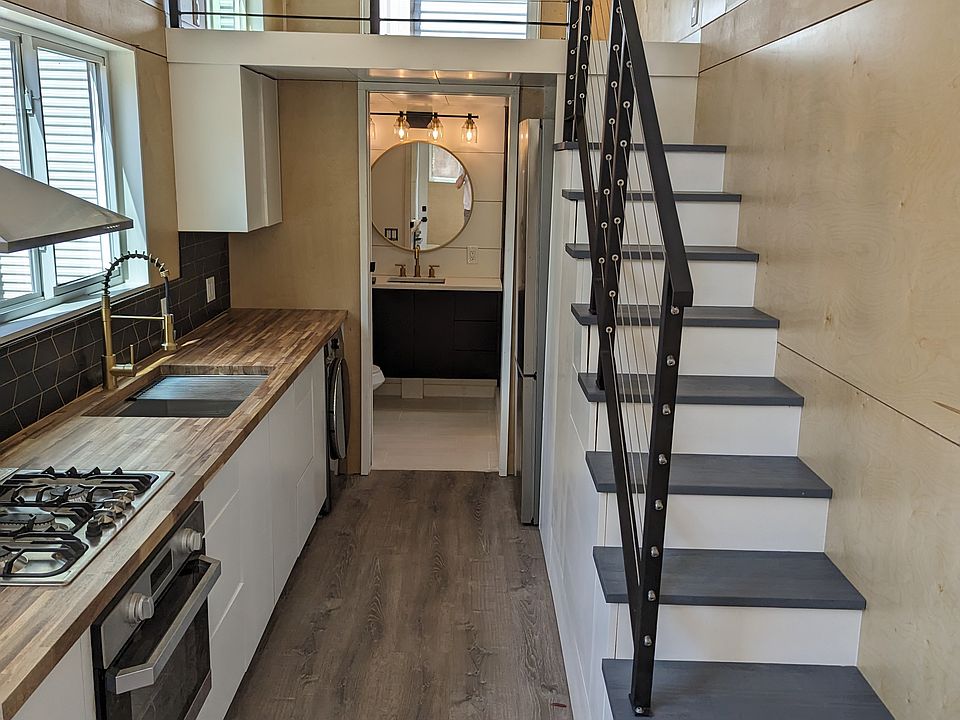 1st image of 33 Orchard Dr #33