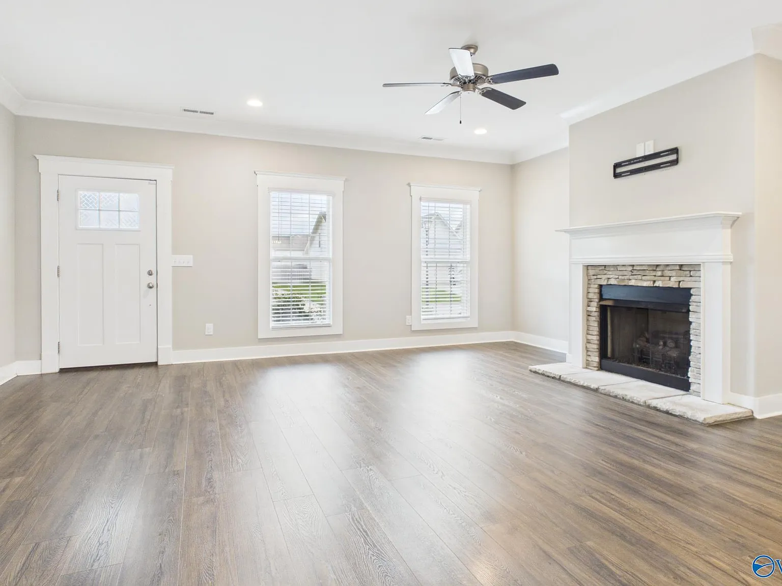 4 bed, 2596 sqft, $2,800 — Photo 3