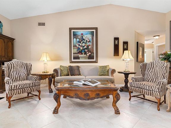 4th image of 3938 Wilshire Cir