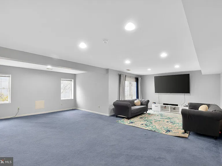 11433 Seneca Forest Cir — Photo 48