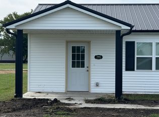 704 9th St #B, Murray, IA 50174