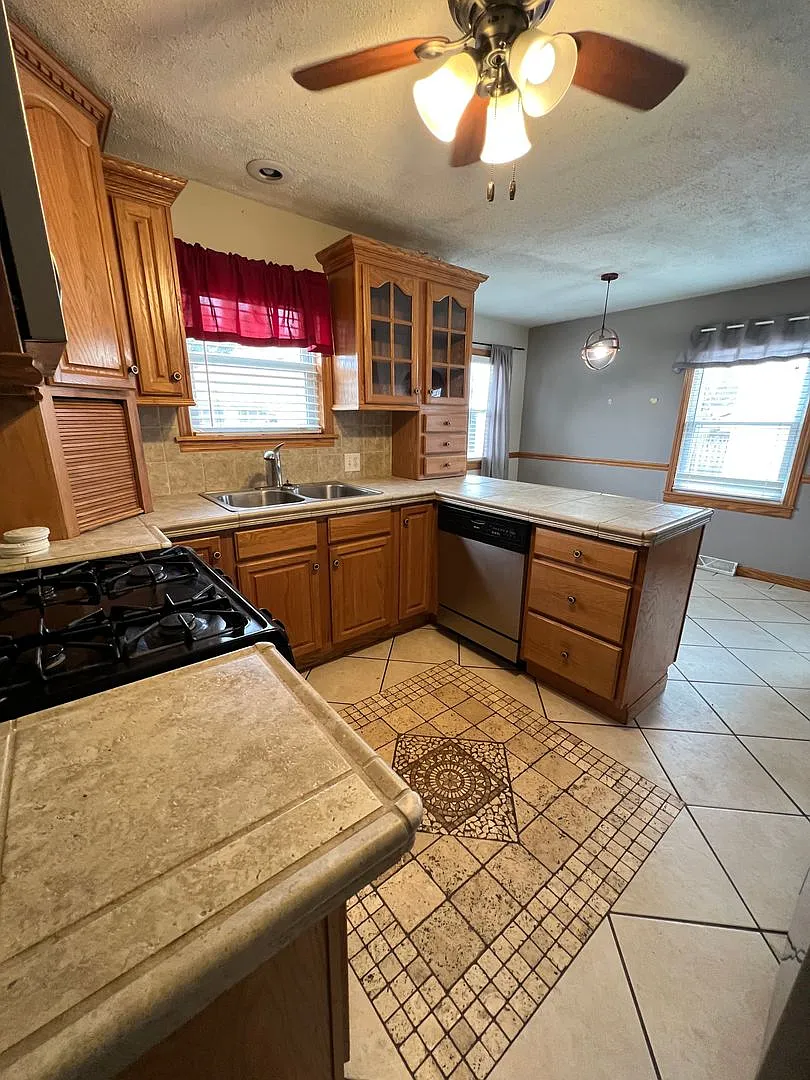 Large 5 Bedroom, 2 Bath La Crosse Rental with Two Living Areas, Garage & Central Air — Photo 2