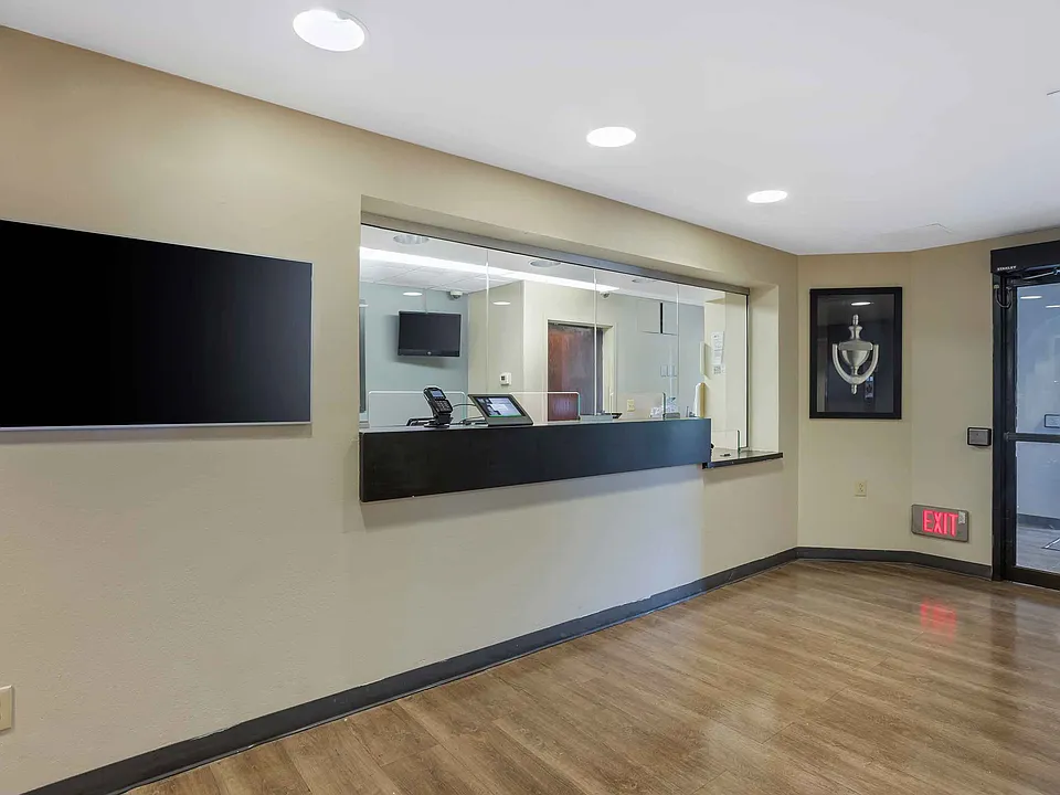 Lobby and Guest Check-in