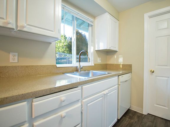 5th image of 12831-12839 NW Dogwood St #12835