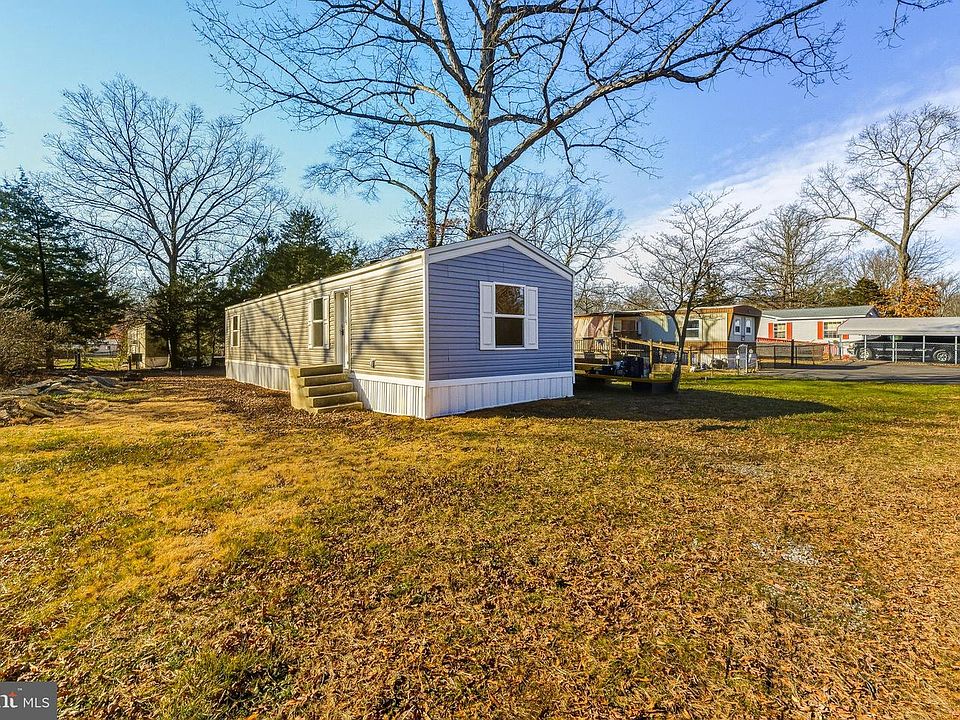 1st image of 23 Briarwood Ln