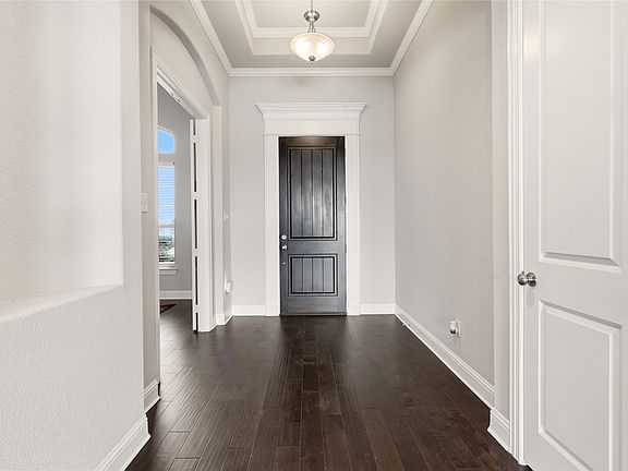3rd image of 149 Vail Ln