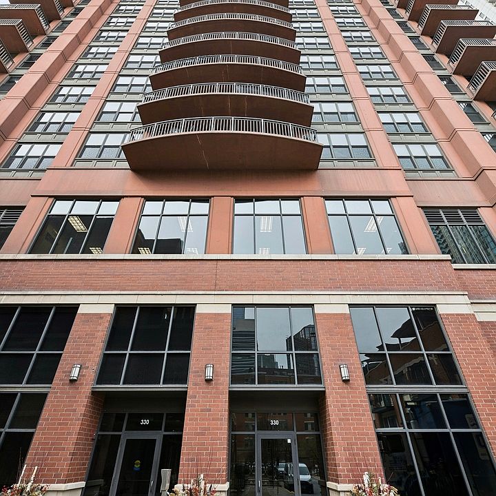 1st image of 330 N Jefferson St APT 1804
