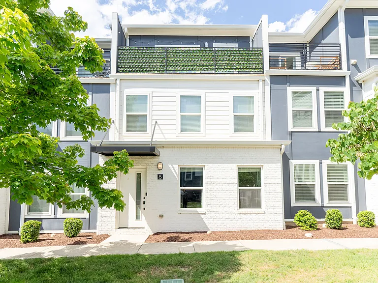110 Duke St — Photo 2