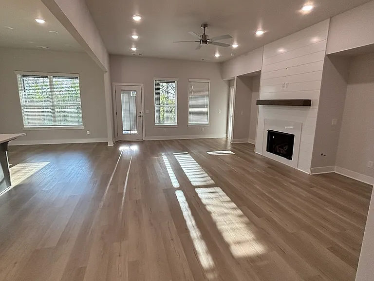 3812 SW Pinecrest Dr — Photo 5