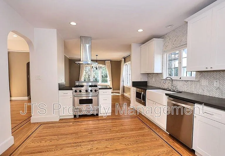 937 Sonoma Way — Photo 35
