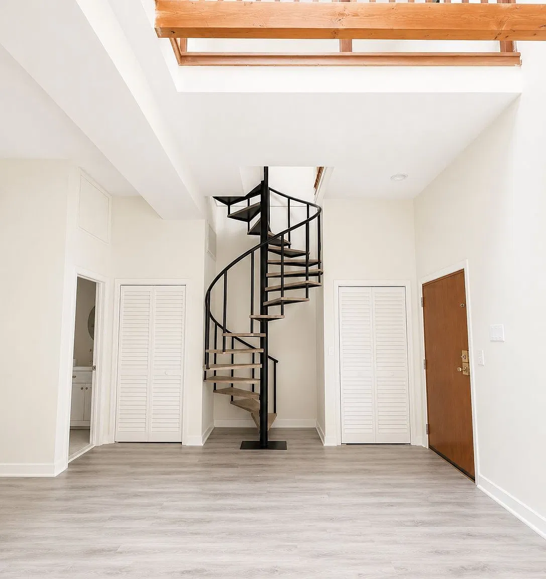 1 bed, 1.5 bath, 1000 sqft, $2,395 — Photo 2
