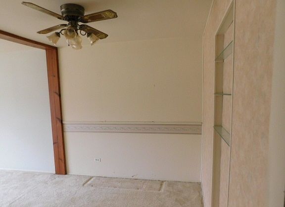3rd image of 909 Wilshire Dr