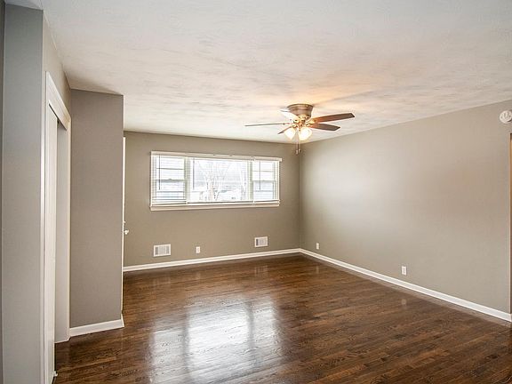 4th image of 5914 Fay Blvd