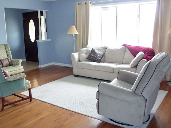 3rd image of 10115 Mayfield Ave