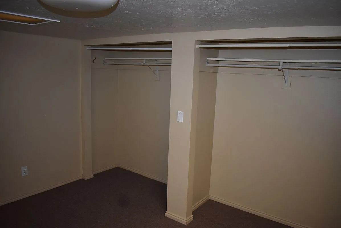 2 bed, 1.0 bath, 1041 sqft, $1,250 — Photo 2