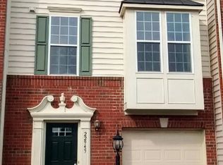 22945 Chestnut Oak Ter, Sterling, VA 20166