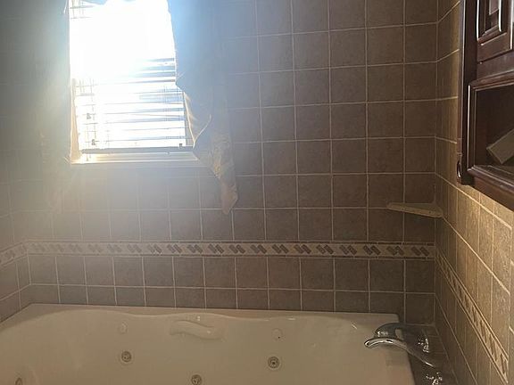 5th image of 9017 104th St Floor 2