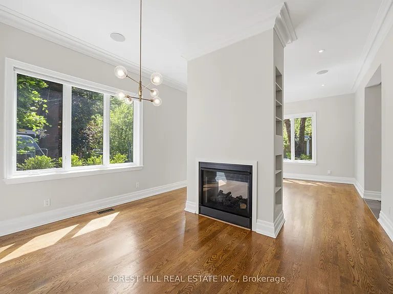 52 Shaftesbury Ave — Photo 10