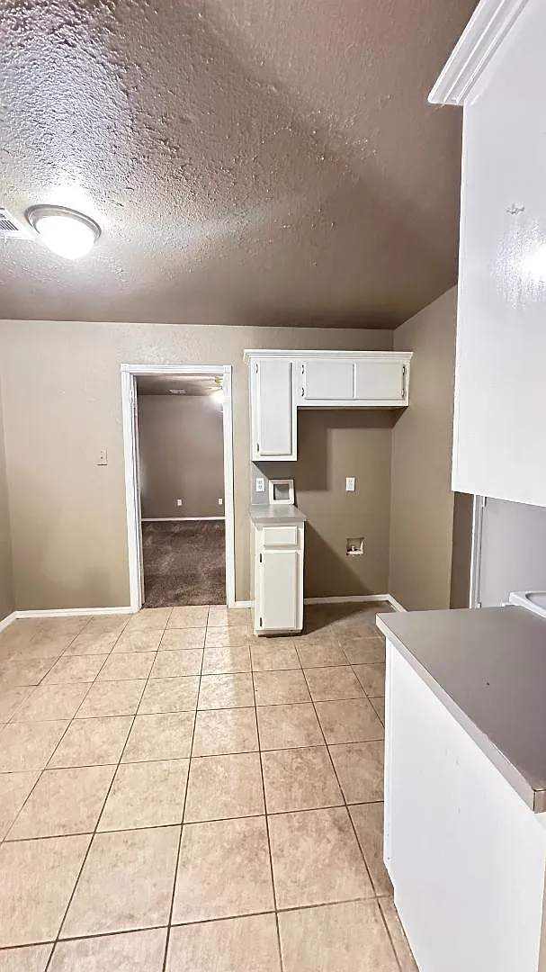 14117 SE 29th St - R — Photo 2