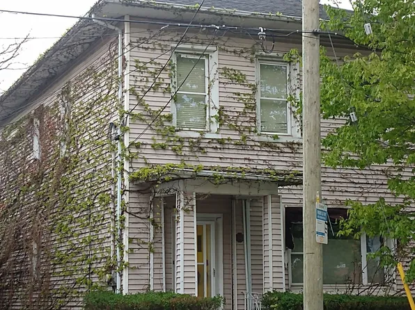 14 Court St #A3, Saint Catharines, ON L2R 4R4