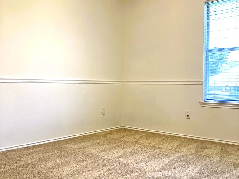 2078 Belvedere Dr — Photo 23