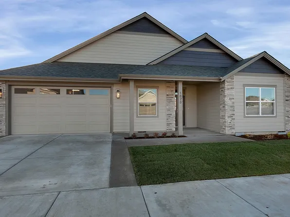 1673 SE Thimbleberry Ave, Dallas, OR 97338