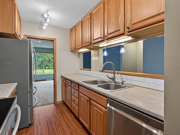 5th image of 1108 Highland Ave