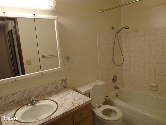 5th image of 7101 Roosevelt Way NE APT 406