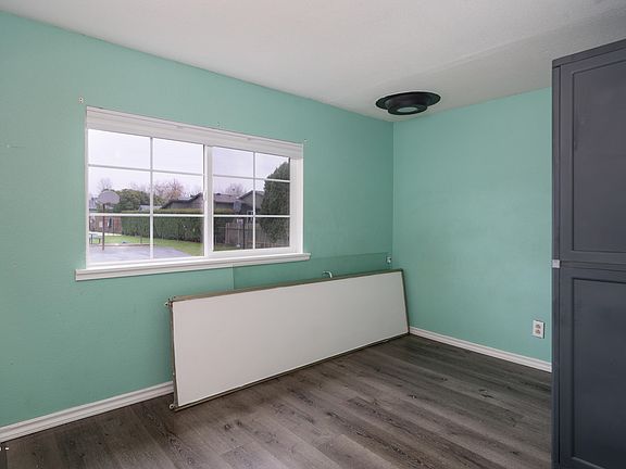 2nd image of 300 SE Goodnight Ave Unit 56