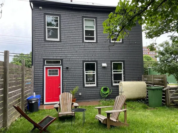 2464 Creighton St, Halifax, NS B3K 3S1