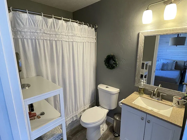 Primary Room Full Bathroom