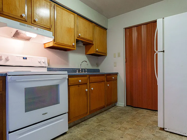 1 Stoneybrook Rd — Photo 35