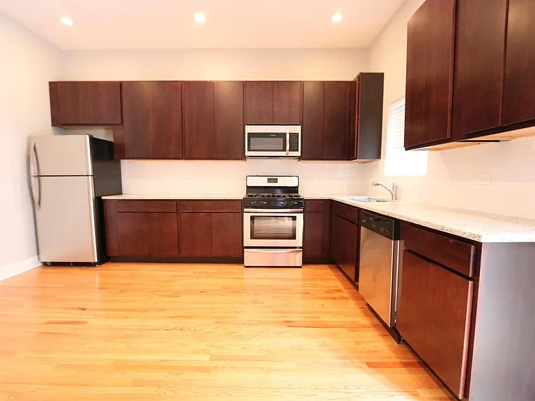 1940 S Carpenter St #1 — Photo 14