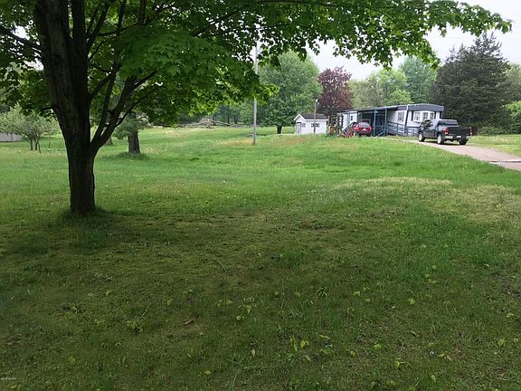 3rd image of 2848 Hillcrest Dr
