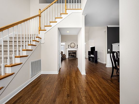 4th image of 1460 Winterberry Dr